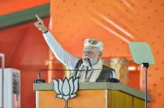 Does Bihar Still Need the Lantern? PM Modi's Attack on RJD in Samastipur