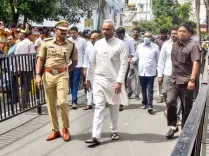 Sing Vande Mataram without teleprompter, Karnataka HM Kharge dares BJP