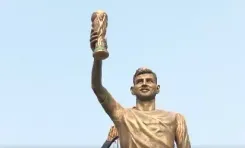 क्या लियोनल मेसी ने अपनी 70 फुट की प्रतिमा का अनावरण किया?