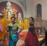 Lisa Ray celebrates Durga Puja in Goa with twin daughters at 'Aamandar Pujo'