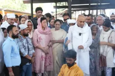 दिल्ली: पूर्व मुख्यमंत्री आतिशी के पिता विजय सिंह का निधन, अंतिम संस्कार में सीएम रेखा गुप्ता शामिल