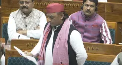 क्या अखिलेश यादव ने चुनाव सुधार की शुरुआत आयोग से होनी चाहिए कहा? एसआईआर को छिपा हुआ एनआरसी बताया