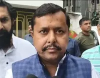 क्या लोकतंत्र खतरे में है, या राहुल गांधी का भविष्य संकट में है?