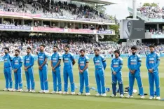 सर गैरी सोबर्स को लॉर्ड्स में श्रद्धांजलि: भारत-इंग्लैंड खिलाड़ियों ने काली पट्टी बांधकर दी विदाई