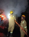 क्या लखनऊ के नहर रोड पर ऑटो सर्विस सेंटर में आग लगने से बड़ा नुकसान हुआ?