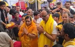 डिप्टी सीएम ब्रजेश पाठक ने मां बगलामुखी मंदिर में किए दर्शन, प्रदेश की खुशहाली की कामना