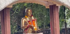 क्या मां की प्रतिमा पर रंग फेंकने के पीछे कोई साजिश है?