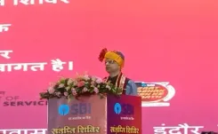 इंदौर में जनधन योजना के 11 वर्ष पूरे होने पर एसबीआई का शिविर, गवर्नर संजय मल्होत्रा ने लिया हिस्सा 