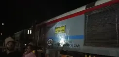 रतलाम में ट्रेन-कार टक्कर: बंजली फाटक नंबर 192 पर बड़ा हादसा टला, डीआरएम ने दिए जांच के निर्देश