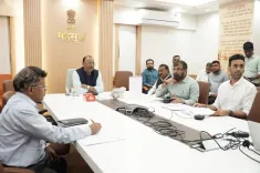 Is the Maha govt requesting urgent aid from the Centre for flood-affected farmers?