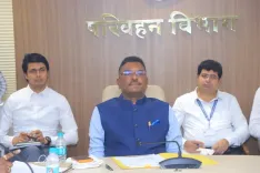 How is the Maha government setting standards for app-based services?