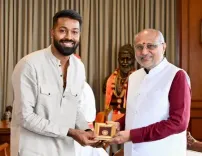 महाराष्ट्र के राज्यपाल सीपी राधाकृष्णन से मिले 'पांड्या बंधु'