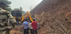 पुणे-सोलापुर हाईवे हादसा: मिट्टी धंसने से मजदूर की मौत, डिप्टी सीएम सुनेत्रा पवार ने जांच के आदेश दिए