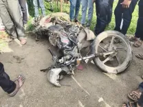 महाराष्ट्र : तेज रफ्तार ट्रक ने मोटरसाइकिल को रौंदा, पिता और दो बच्चों की मौत