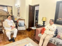 धर्मेंद्र प्रधान से मिले महेंद्र नाथ पांडेय, बोले — 'आचरण से बड़े होते हैं असली नेता'