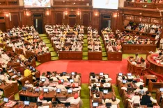 यूपी विधानसभा में महिला आरक्षण पर संग्राम: योगी का निंदा प्रस्ताव, सपा-भाजपा में तीखी नोकझोंक