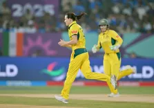 क्या मेगन शट्ट भारत के खिलाफ एक विकेट लेकर इतिहास रचेंगी?