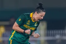 क्या साउथ अफ्रीकी गेंदबाज ने महिला वर्ल्ड कप में इतिहास रच दिया, झूलन गोस्वामी को पछाड़कर बनीं नंबर-1?