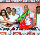 Mahua Moitra Quotes Bengali Verse in Jab at BJP's Samik Bhattacharya