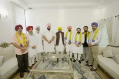 मजीठा में कांग्रेस को झटका: परमजीत पम्मा समेत 5 वरिष्ठ नेता आम आदमी पार्टी में शामिल