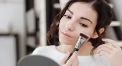 मेकअप चेहरे के साथ ही दिमाग पर भी डालता है पॉजिटिव असर, रिसर्च में खुलासा