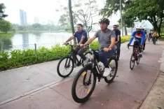 मलेशिया दौरे पर केंद्रीय मंत्री मनसुख मांडविया, टिटिवांगसा पार्क में प्रवासी भारतीयों के साथ साइकिलिंग की