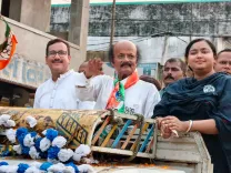 ममता बनर्जी को दोहरा झटका: नंदीग्राम के बाद रेजीनगर से भी TMC उम्मीदवार रबीउल आलम चौधरी ने नामांकन वापस लिया