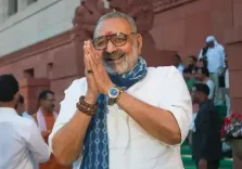 गिरिराज सिंह का ममता बनर्जी पर हमला: क्या वे अपनी सीट भी बचा पाएंगी?