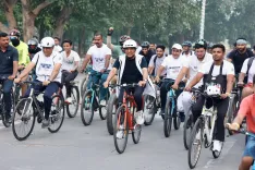 Mandaviya cycles at JLN Stadium in #SundaysOnCycle push