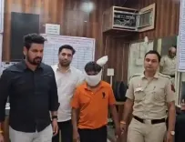 मंडावली पुलिस ने चेन स्नैचिंग आरोपी लव कुमार को गिरफ्तार किया, सोने की चेन और चोरी की बाइक बरामद