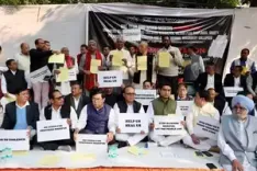 Manipur: INDIA Bloc demands resolution of ethnic strife during Delhi sit-in protest 