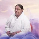 माता अमृतानंदमयी: 9 वर्ष में छूटा स्कूल, 'हगिंग संत' बनीं करोड़ों की अम्मा