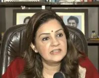 क्या सरकार मतदाताओं के अधिकार को कमजोर कर रही है? प्रियंका चतुर्वेदी