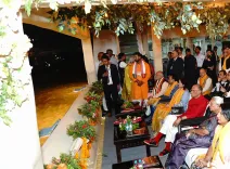 क्या मॉरीशस के प्रधानमंत्री नवीनचंद्र रामगुलाम ने वाराणसी में गंगा आरती देखी?