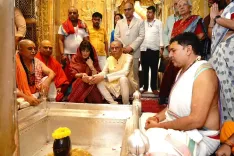 Did Mauritius PM Ramgoolam Offer Prayers at Kashi Vishwanath Temple?