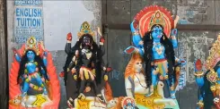 क्या मिदनापुर में मिट्टी के दीयों की रौनक फिर से लौटी है?