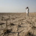 CM Fadnavis visits Washim, meets farmers hit by drought