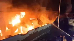 क्या गाजियाबाद के मोहननगर में एएमएक्स मेडिकल सिस्टम्स फैक्ट्री में भीषण आग लगी?