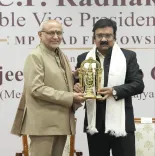 उपराष्ट्रपति सी पी राधाकृष्णन ने एमपी लीड फेलोशिप के 40 युवाओं से की मुलाकात, बोले — बड़े सपने देखें, राष्ट्र-निर्माण में दें योगदान