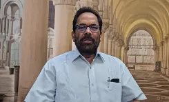 क्या मुख्तार अब्बास नकवी ने महिला क्रिकेट टीम के खिलाड़ियों को जीत की बधाई दी?