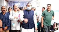 क्या मुख्यमंत्री धामी ने दून अस्पताल का निरीक्षण किया और मरीजों से संवाद किया?