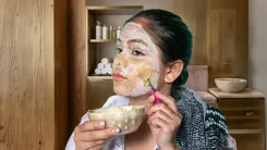 मुल्तानी मिट्टी में मिलाएं ये 5 प्राकृतिक चीजें, ऑयली स्किन और चेहरे की गंदगी से पाएं राहत