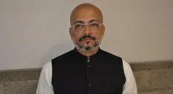 मुंबई में 250 मिमी बारिश के बावजूद पश्चिम रेलवे की लोकल सेवाएं अबाधित, सीपीआरओ ने बताई तैयारी की कहानी
