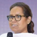 Why is Mumbai Congress Criticizing the CM's Davos Trip?