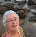 स्टेज-4 कैंसर से जूझते हुए नफीसा अली ने 11,000 फीट पर की ट्रैकिंग, निर्देशक पद्मकुमार बोले — 'इंसानियत की मिसाल'