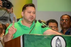 नफरत की बात करने वालों को मोहब्बत और विकास से हराएंगे : तेजस्वी यादव