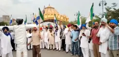 पंजाब बंद: नशे के खिलाफ किसान संगठनों का अमृतसर में गोल्डन गेट पर जोरदार प्रदर्शन