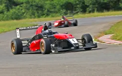 Who Triumphed at the National 4W Racing Championships Round 2?