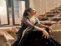 क्या नवरात्रि के रंग में रंगी टीवी की मशहूर अभिनेत्री फाल्गुनी पाठक के शो में मां का जयकारा लगाया?