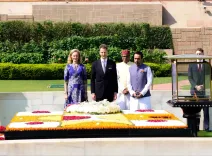 लिकटेंस्टीन के युवराज एलोइस ने राजघाट पर गांधी को नमन किया, PM मोदी से हैदराबाद हाउस में मुलाकात
